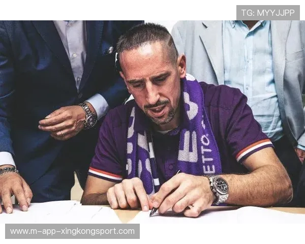 里贝里式过人重现赛场,那不勒斯新人惊艳亮相 里贝里式过人重现赛场,那不勒斯新人惊艳亮相