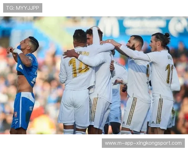 皇马定位球制造混乱并最终得分