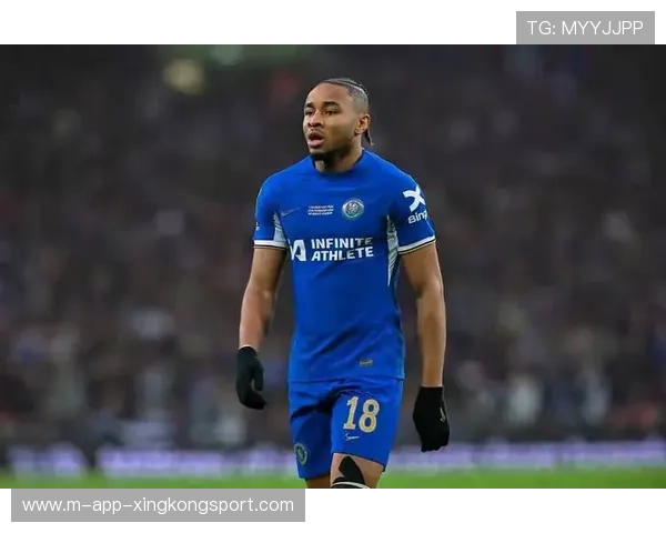 切尔西边路快攻成型,恩昆库插上挑射得手 切尔西边路快攻成型,恩昆库插上挑射得手