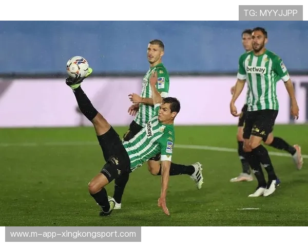 西甲毕巴高强度逼抢完美执行,对方节奏明显被压低