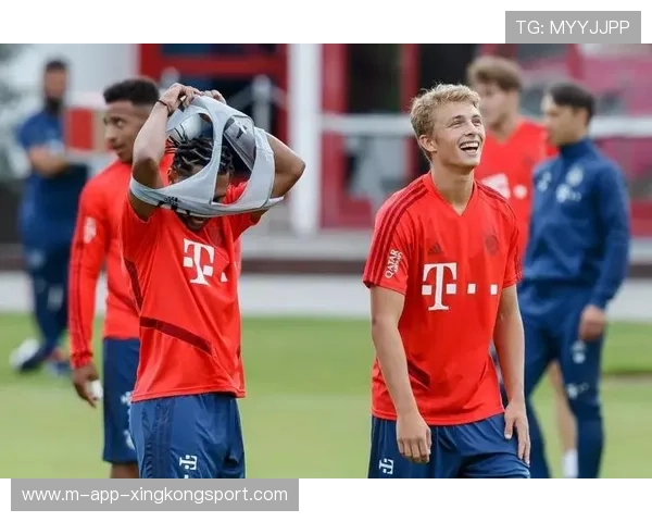 拉斐尔·莱万边路推进再入一球 拉斐尔·莱万边路推进再入一球